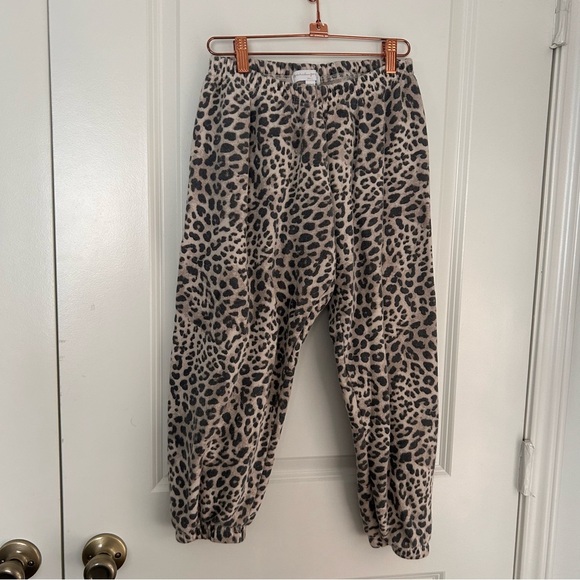 Spiritual gangster cheetah leopard animal print relaxed cropped sweatpants - Picture 6 of 7